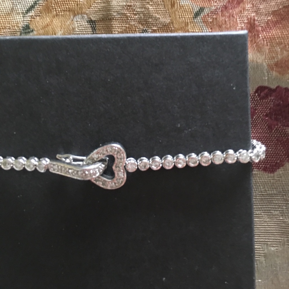 White gold ankle bracelet clasp latch